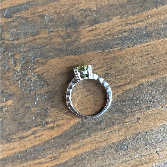 Ring - Picture 5 of 5